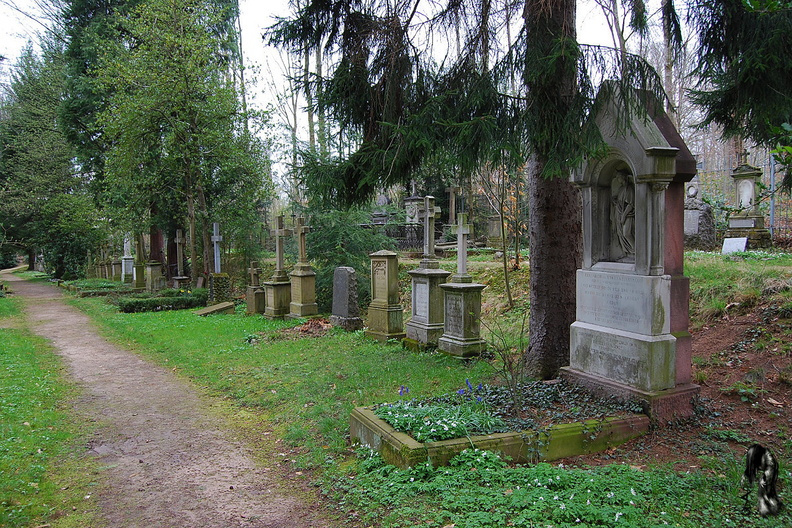 Illenauer Waldfriedhof6.jpg